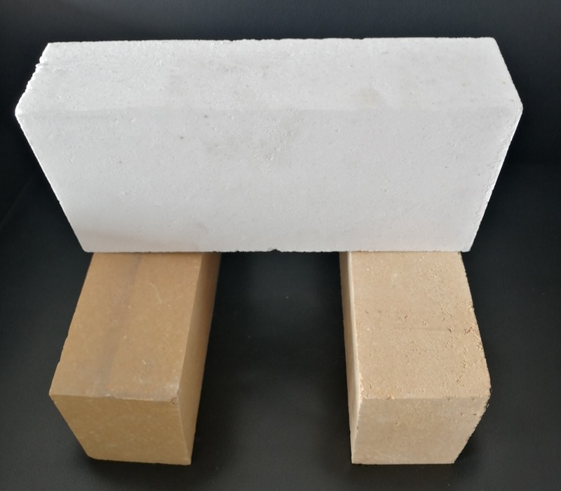 刚玉莫来石砖(图1)